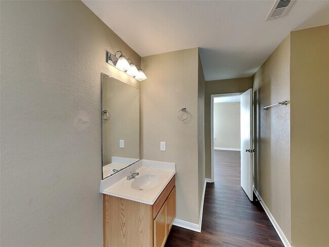 Building Photo - 18435 Westgate Pasture Ln