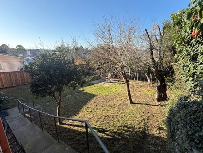 Building Photo - Beautiful Richmond Annex Home with Updated Kitchen & Bath + Bonus Room