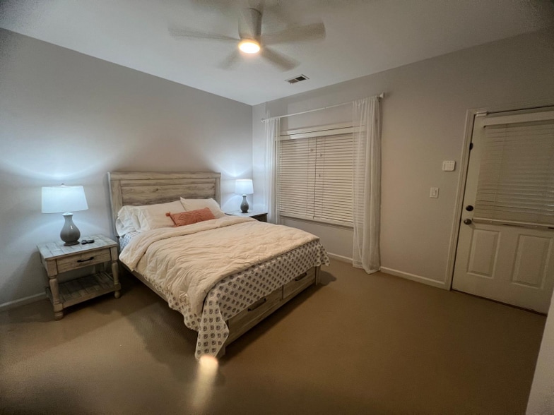 Building Photo - 1956 Cobblestone Cir NE