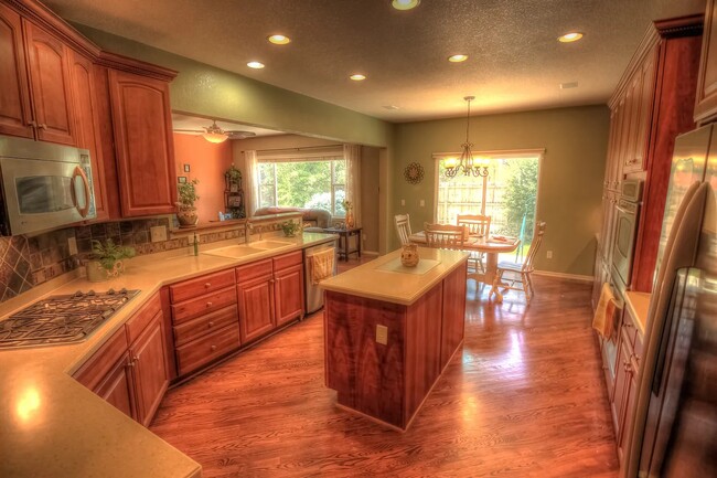 Building Photo - 13778 Josephine Ct