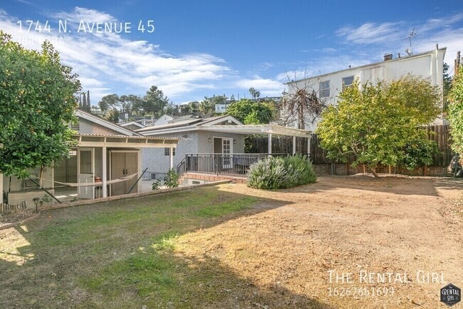 Building Photo - 1744 N Ave 45