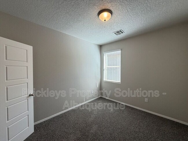 Building Photo - 4875 Mount Salas St NE