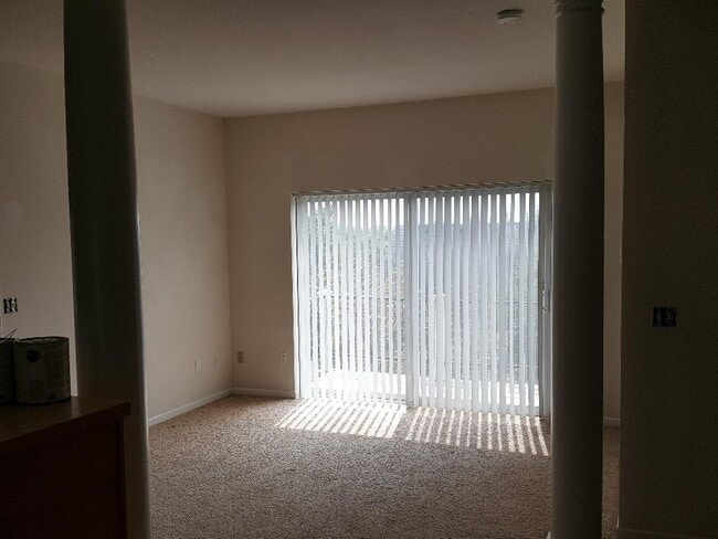 Building Photo - 706 Canterbury Dr