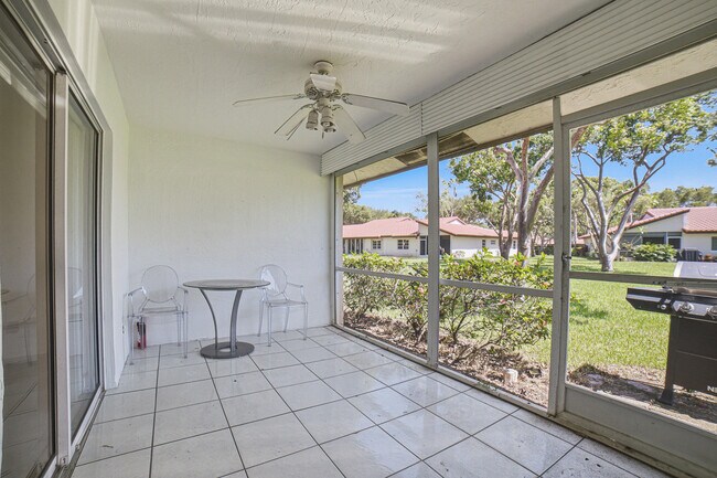 Building Photo - 6070 Sunny Manor Ct