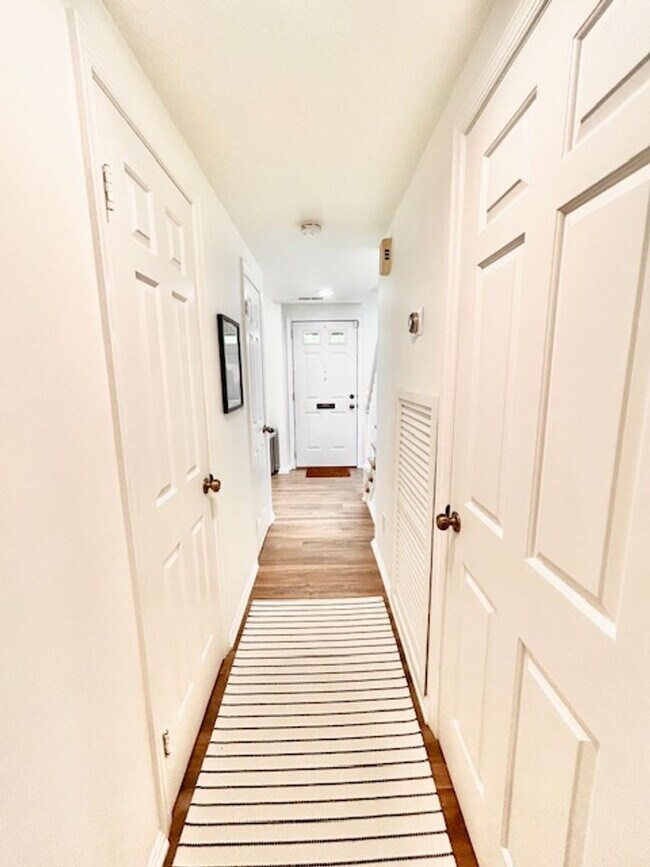 Building Photo - Welcome to DC Living!
