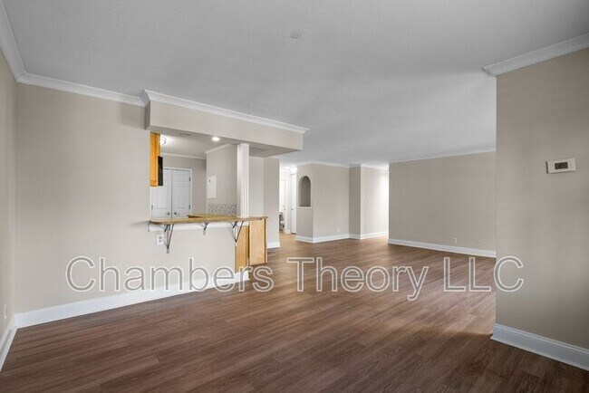 Building Photo - 309 Yoakum Pkwy