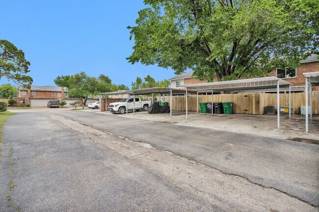 Building Photo - 9541 Clanton St
