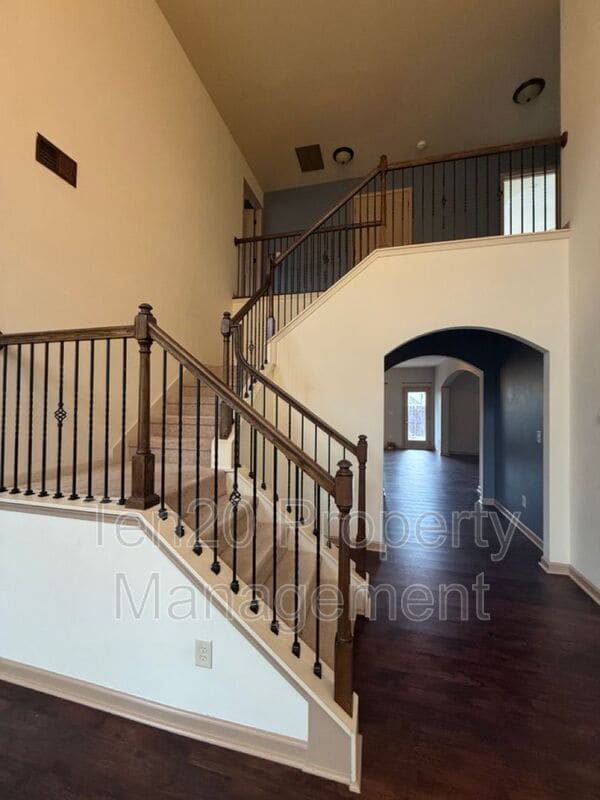 Building Photo - 25 Red Maple St