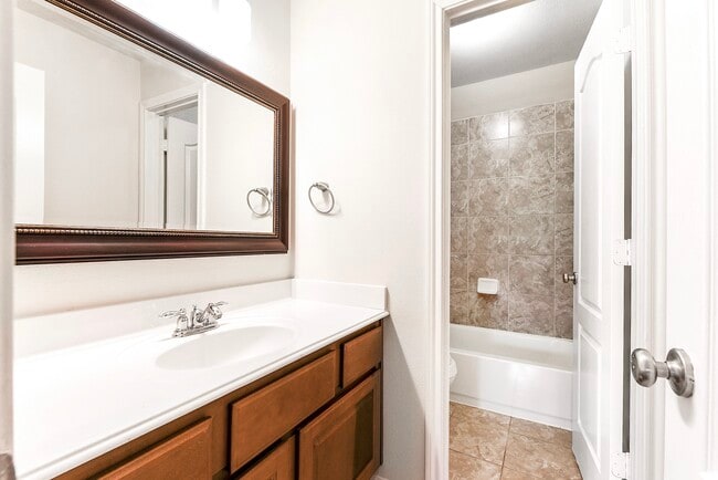 Building Photo - 28514 Hayden Park Dr