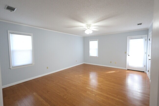 Building Photo - 313 Palomino Path