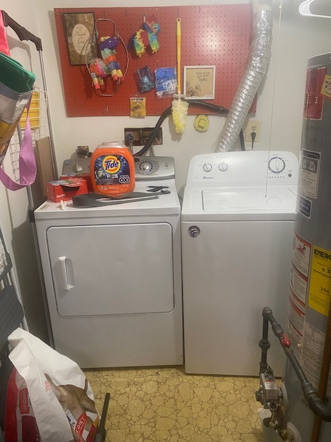 Full-size washer & dryer in kitchen utility room - 8407 Alameda Ct