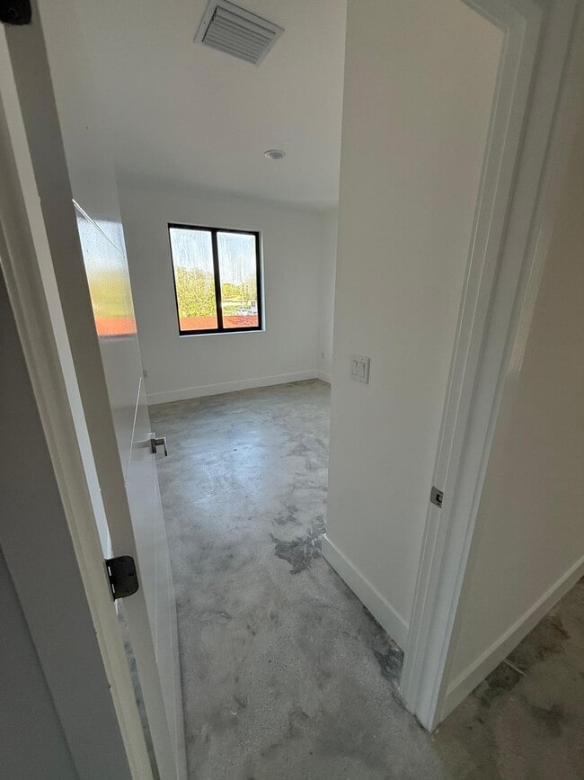 Building Photo - A2Z Construction & Remodel LLC / 2242 NW 9...