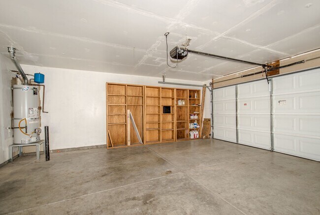 Building Photo - Sycamore Ranch East Woodland