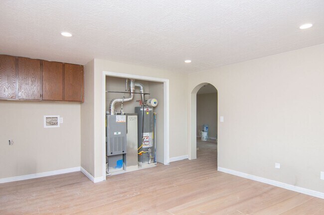 Building Photo - Fully Renovated Home + Shop + RV Parking in Tremonton!