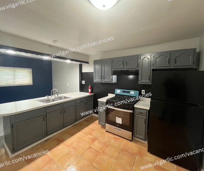 Building Photo - This stunning 4 Bedroom, 1 Bath home in Gary, IN