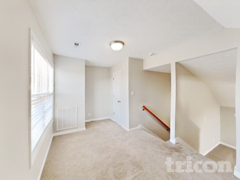 Building Photo - 141 Buttermere Dr