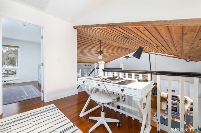 Building Photo - 9 Belshyre Ct