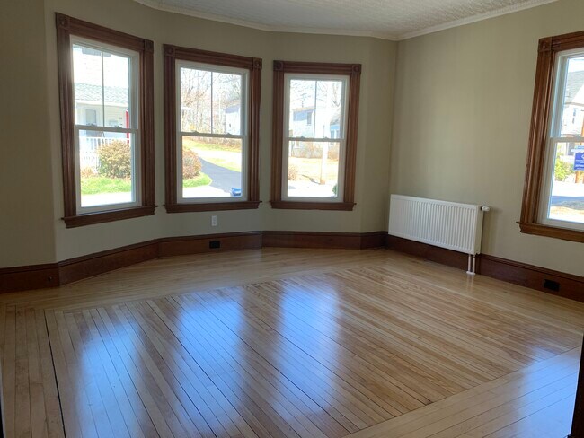 Building Photo - 15 Orchard St