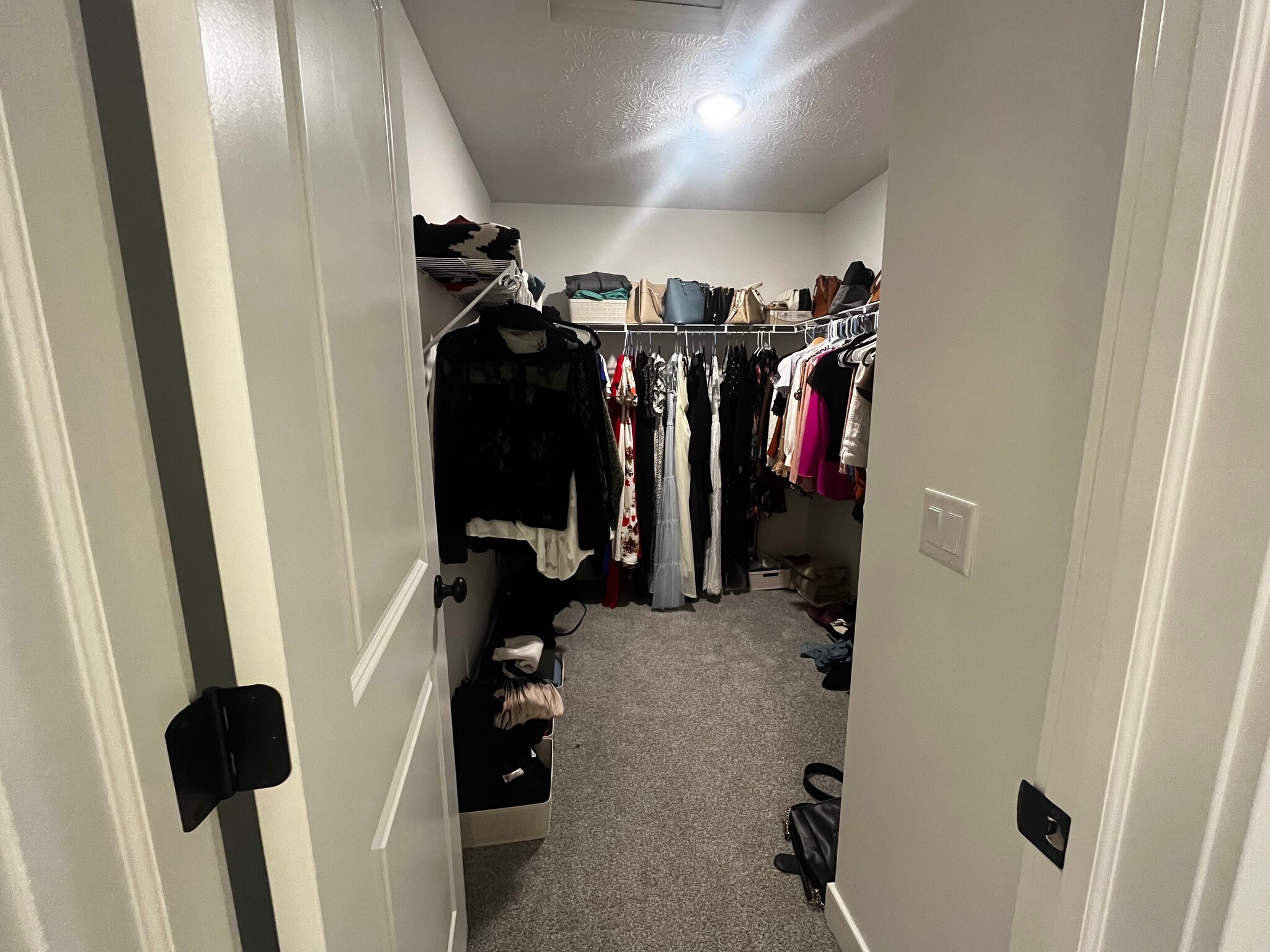 Master bedroom walk-in - 362 Jonagold Dr NE