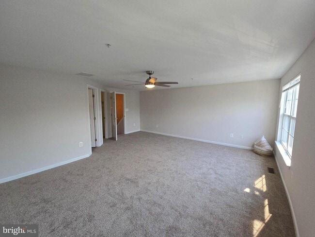 Building Photo - 8868 Goose Landing Cir