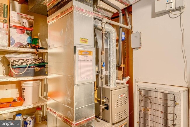 Building Photo - 372 Old Trail