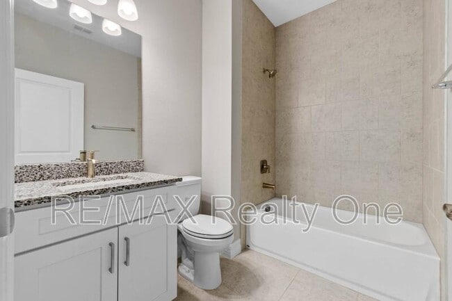 Building Photo - 241 E Reel Loop