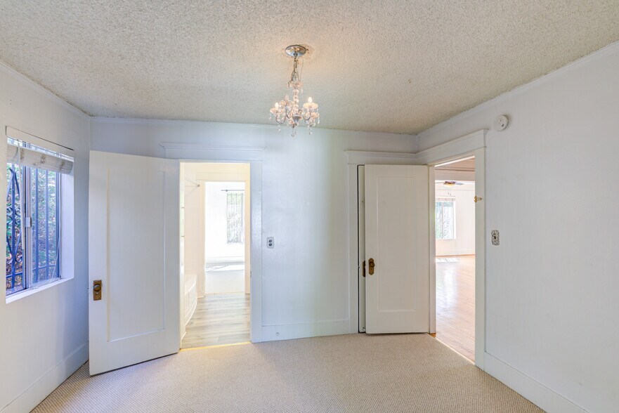 Building Photo - 835 N Ogden Dr