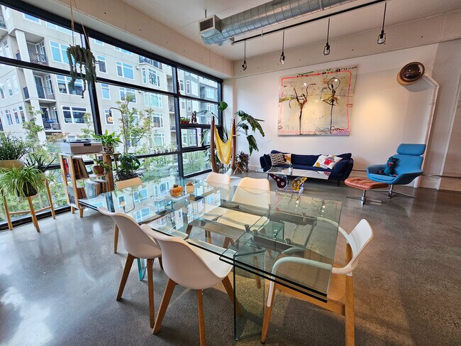 Building Photo - 80 Vine St