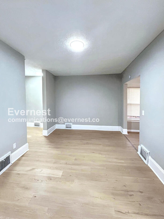 Building Photo - 18709 Arrowhead Ave