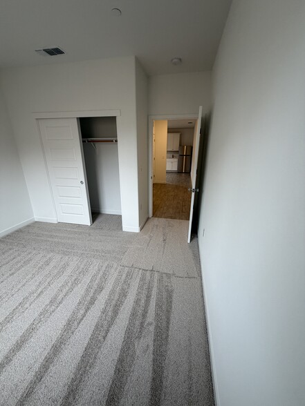 Building Photo - 10933 Admiral Cove Way