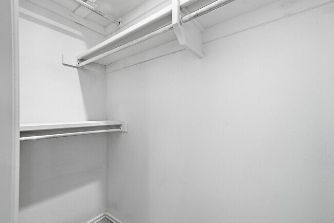 Building Photo - 408 W Fairway Ct