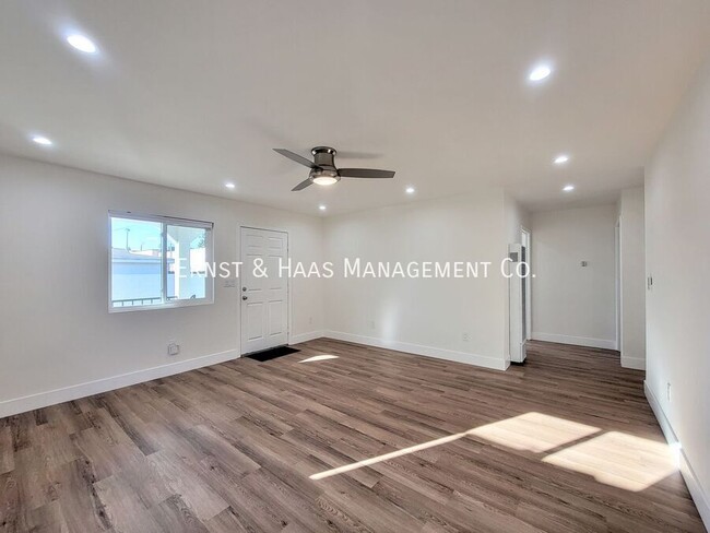 Building Photo - Beautifully Remodeled 2 Bedroom Home with ...