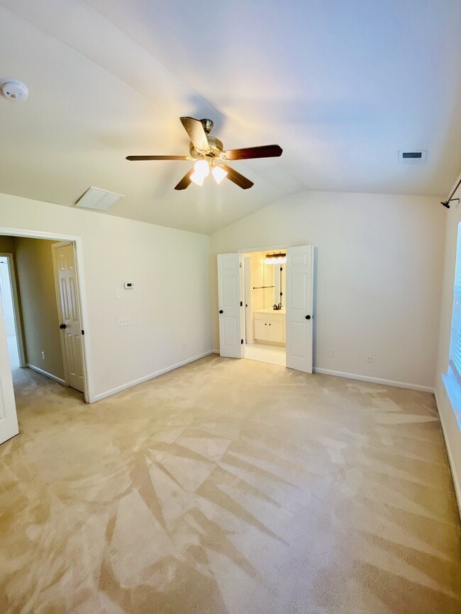 Building Photo - Heart of Ballantyne!  Beautiful End Unit T...