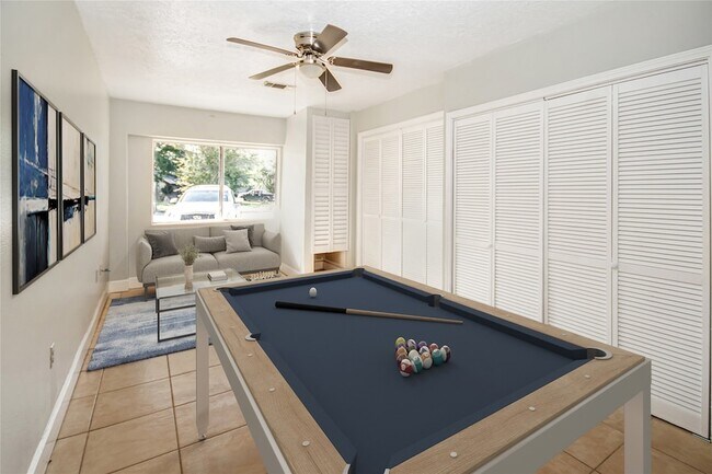 Building Photo - 10902 Mosscrest Dr