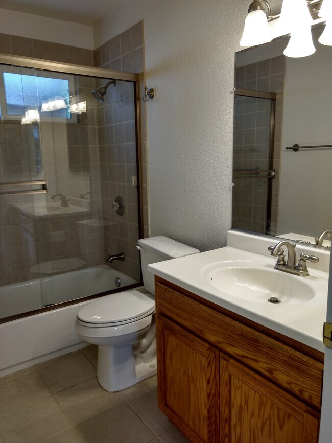 Building Photo - 7817 Clearview Dr