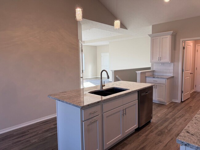 Building Photo - Brand New 3bed/3bath ranch townhome