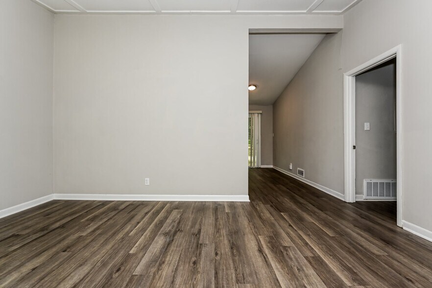 Building Photo - 2143 Snellings Dr