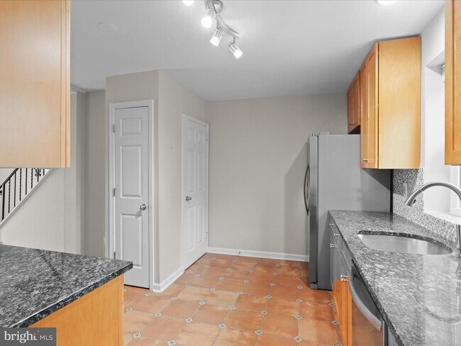 Building Photo - 209 Guthrie Ave