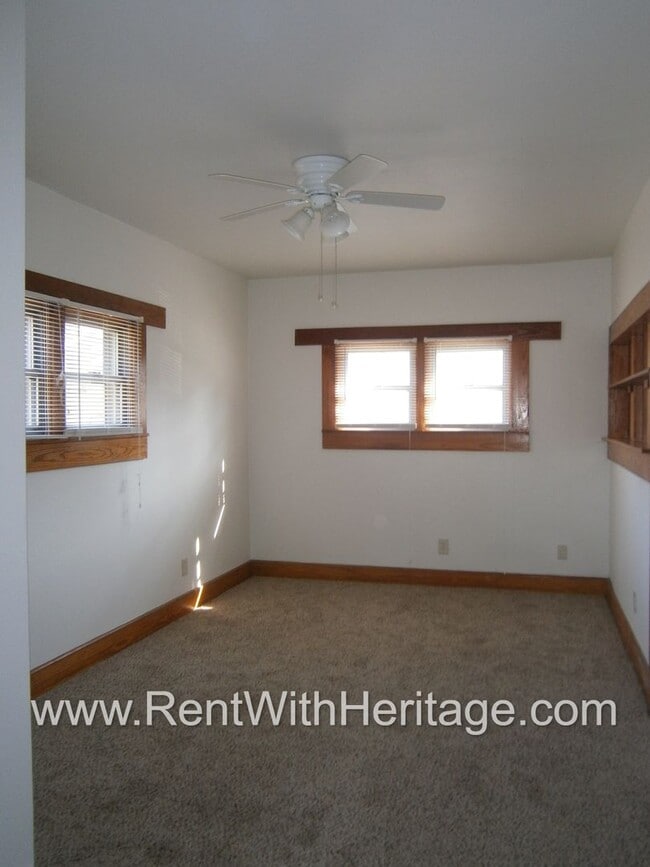 Building Photo - GORGEOUS RANCH/ GRAND PA'S BUNGELOW/ 1.6 ACRES/ FRONT PORCH/ PRIVATE YARD