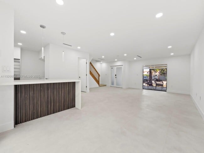 Building Photo - 6885 NW 169th St