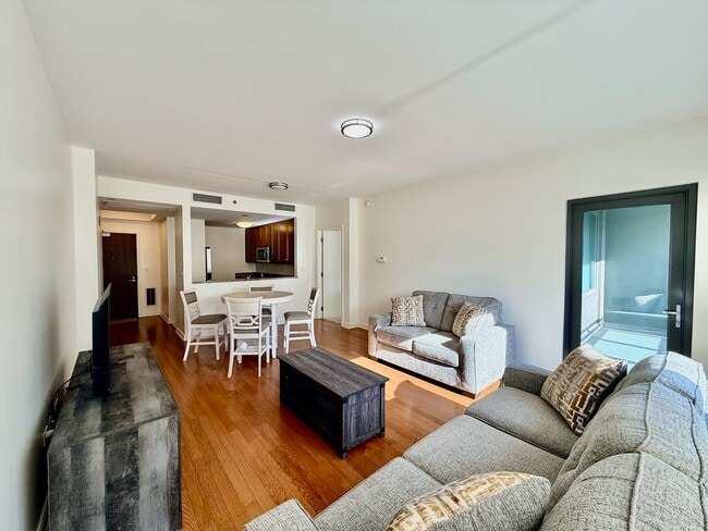 Building Photo - 130 N Garland Ct