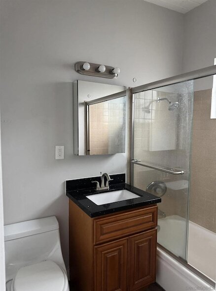 Building Photo - 3815 Vermont St