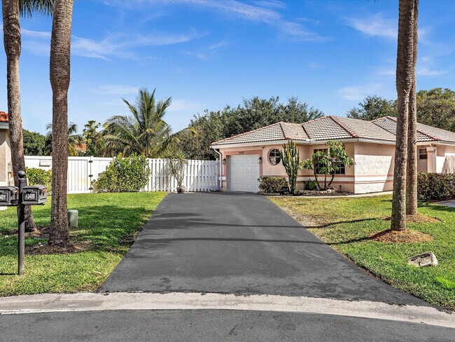 Building Photo - 13400 NW 5th Ct