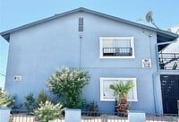 Building Photo - Charming One-Bedroom / One-Bath Apartment!