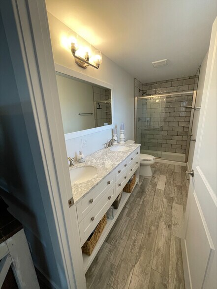 Master Bath - 2699 Hazelnut Trl