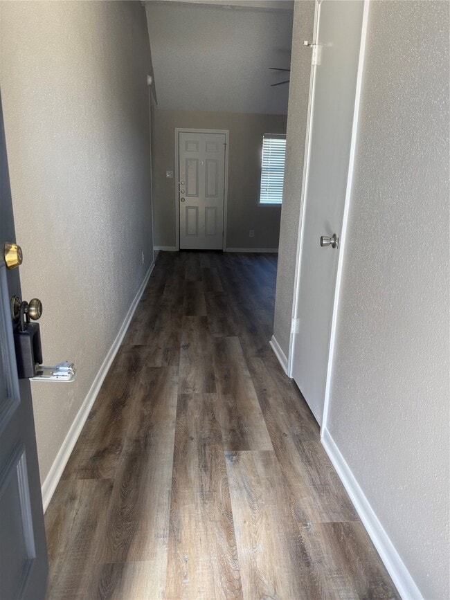 Building Photo - 6611 Rockfield Dr