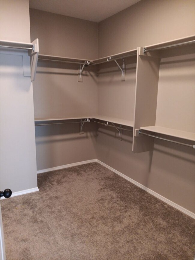 Building Photo - 3 Bedroom, 2.5 Bathroom Home! Schedule a Showing Today!