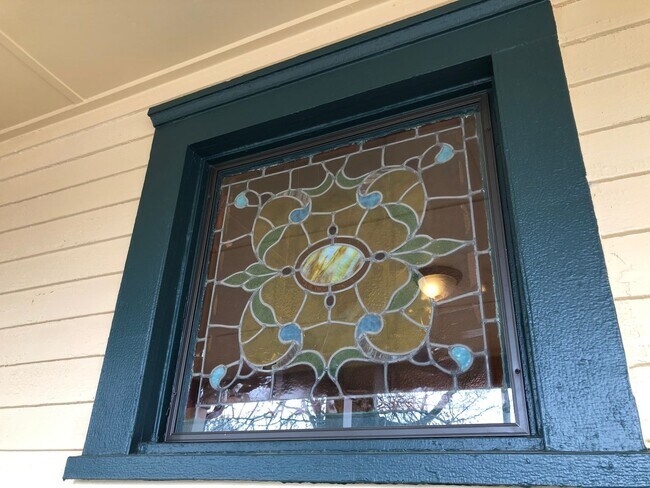 Building Photo - 411 S 8th St