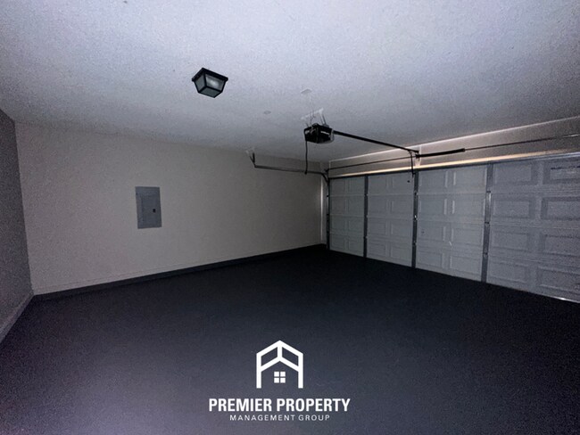 Building Photo - 2828 Breezy Ridge Trail