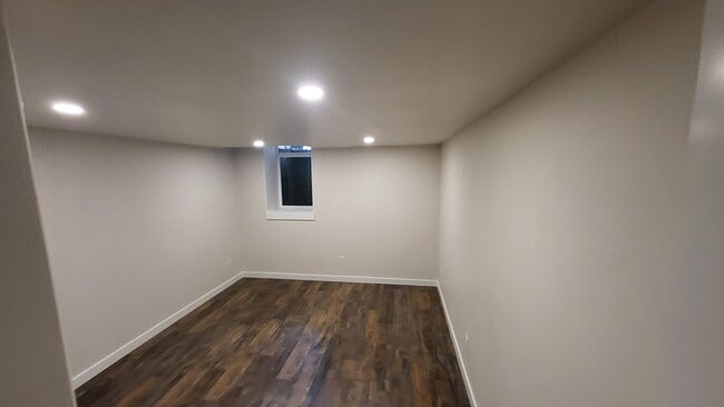 Building Photo - 1460 NW Newport Ave